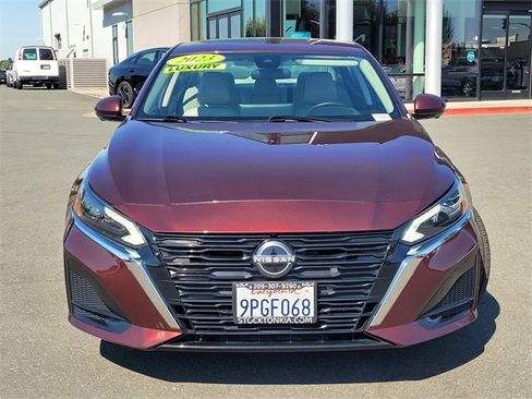 Used 2023 Nissan Altima 2.5 SL image 2