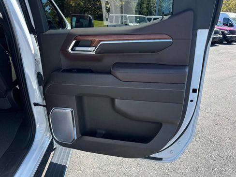 Used 2022 GMC Sierra 1500 Denali w/ Denali Reserve Package AWD/4WD image 24