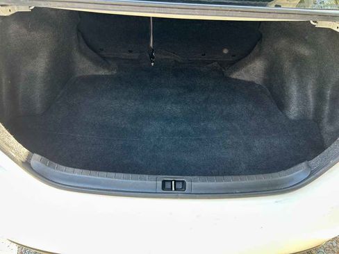 Used 2016 Toyota Corolla LE FWD image 16