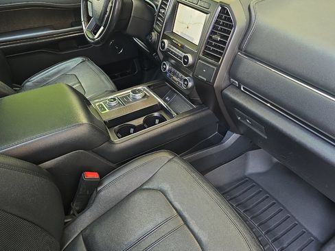 Used 2020 Ford Expedition Limited w/ Equipment Group 302A AWD/4WD image 16