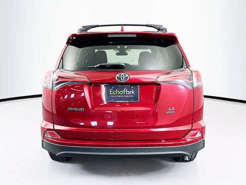 Used 2018 Toyota RAV4 LE w/ Carpet Mat Package AWD/4WD image 7