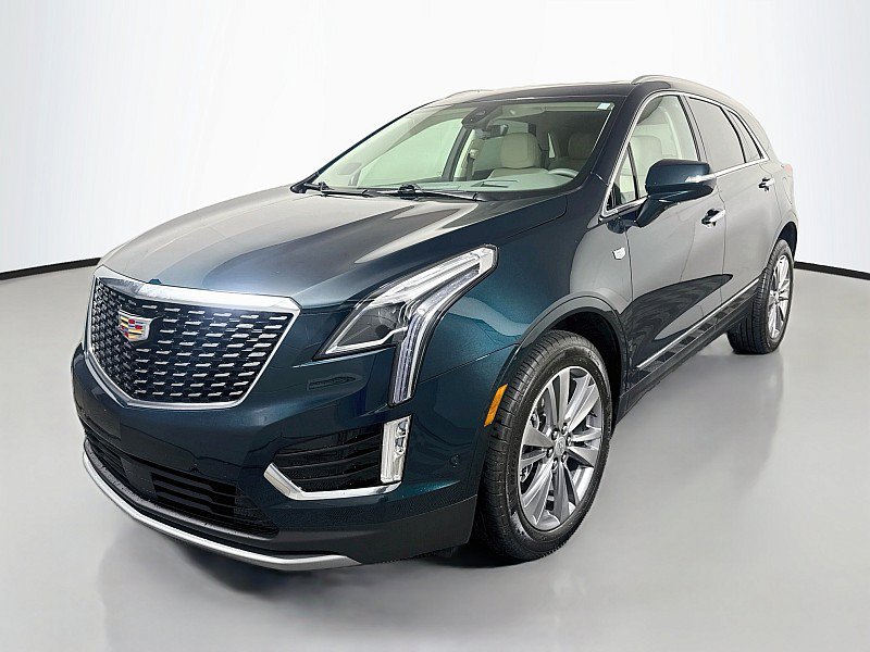 Used 2025 Cadillac XT5 Premium Luxury w/ Technology Package AWD/4WD image 3