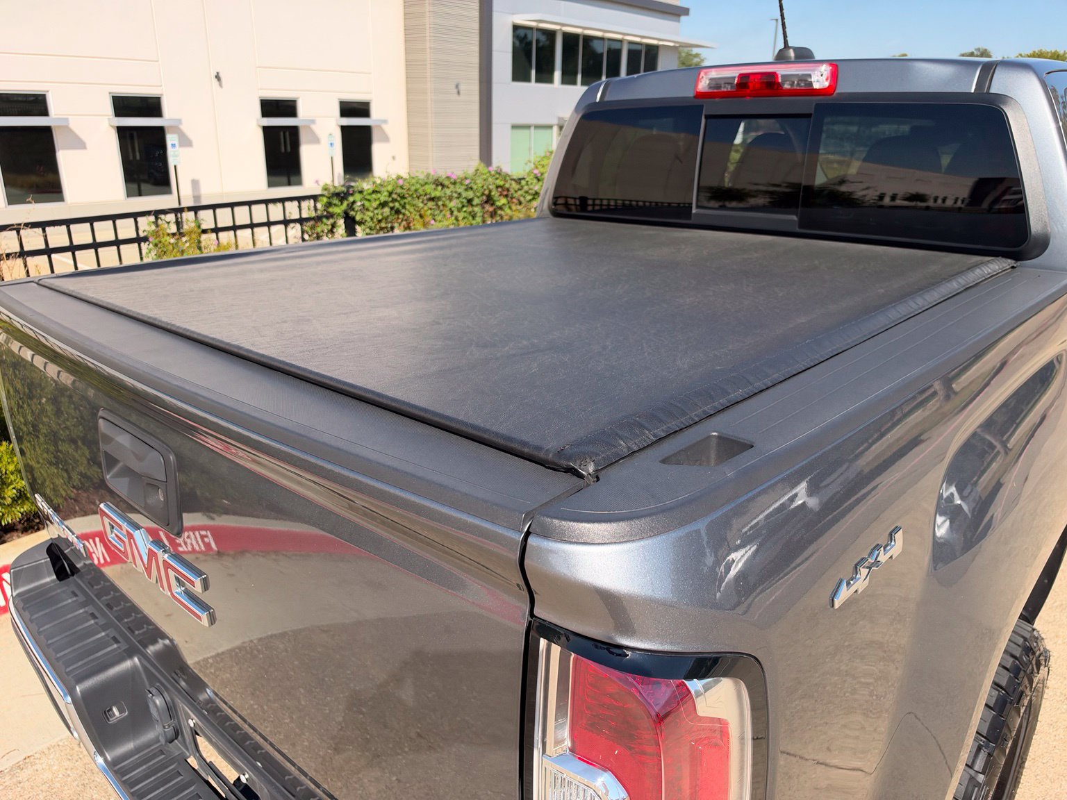 Used 2020 GMC Canyon SLE w/ Driver Alert Package AWD/4WD image 11