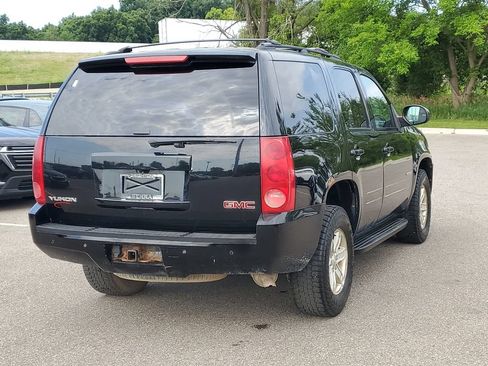 Used 2013 GMC Yukon SLE w/ Convenience Package AWD/4WD image 3