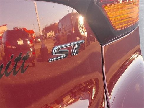 Certified 2023 Buick Encore GX Select w/ Sport Touring Package image 25