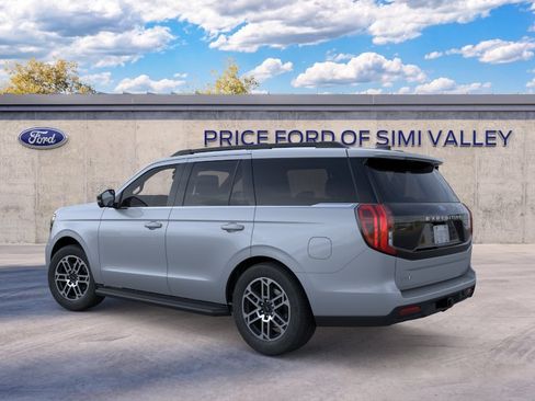 Used 2026 Ford Expedition Active AWD/4WD image 4