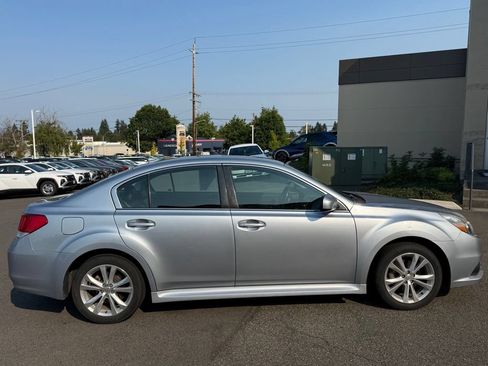Used 2014 Subaru Legacy 2.5i Limited w/ Moonroof Package AWD/4WD image 2