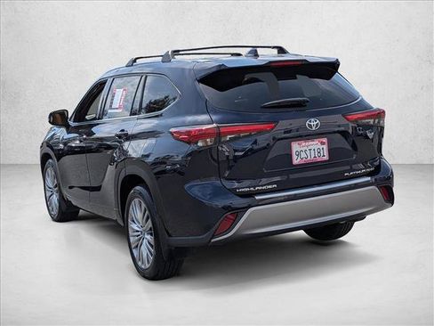 Used 2022 Toyota Highlander Platinum AWD/4WD image 8