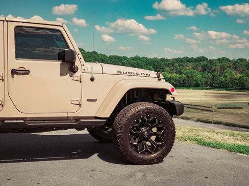 Used 2016 Jeep Wrangler Unlimited Rubicon w/ Connectivity Group AWD/4WD image 8