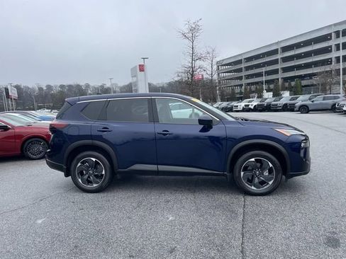 Certified 2025 Nissan Rogue SV image 3