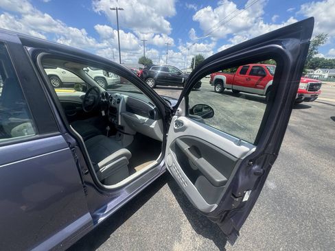 Used 2007 Chrysler PT Cruiser FWD image 35