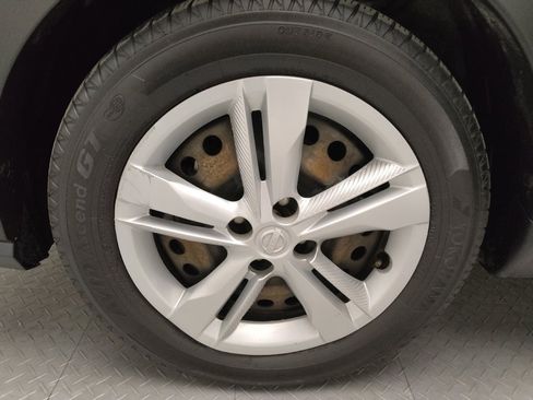 Used 2021 Nissan Kicks S image 31