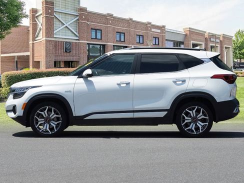 Used 2023 Kia Seltos SX w/ SX Sunroof Package AWD/4WD image 8