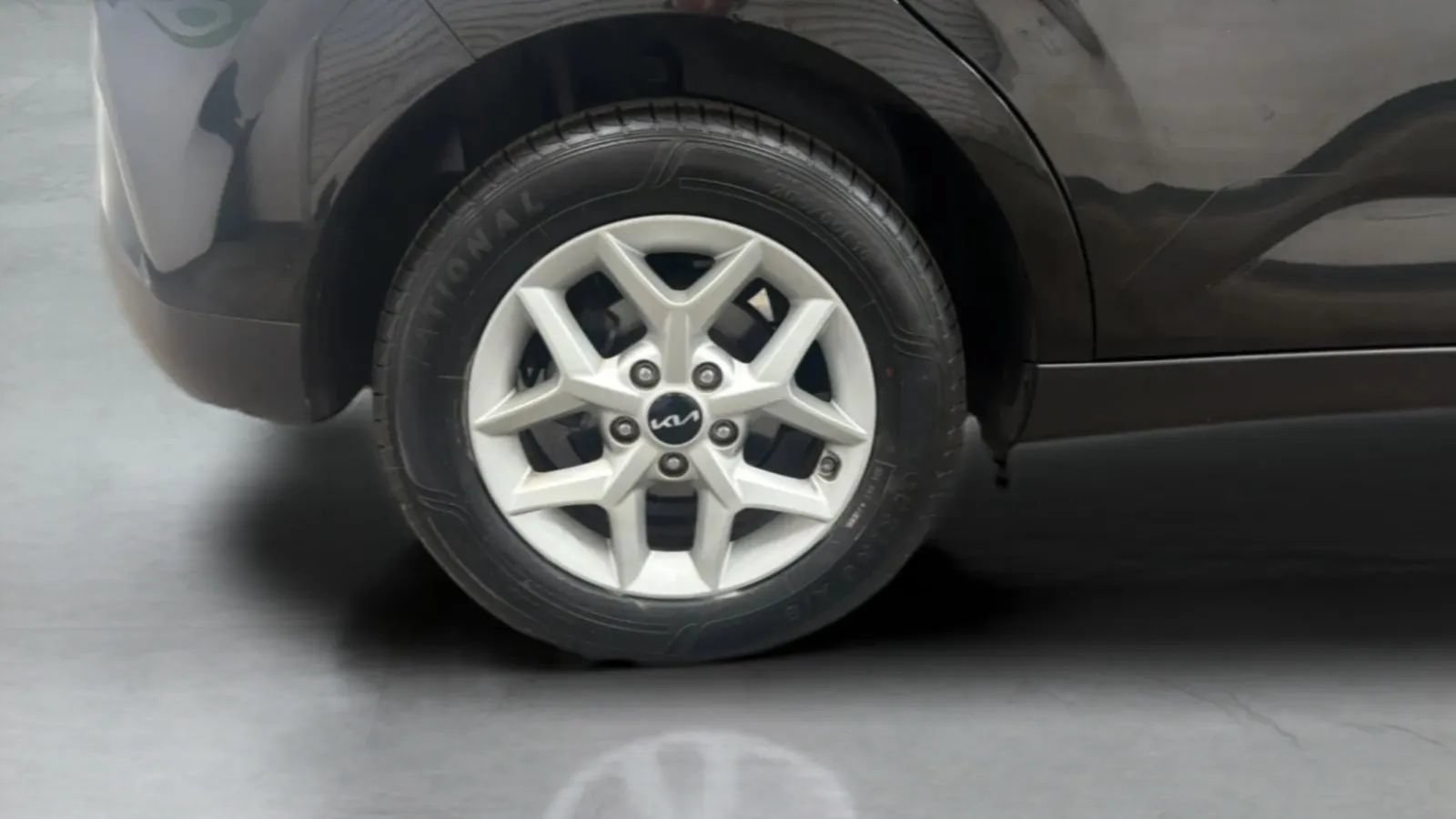 Used 2023 Kia Soul LX w/ LX Technology Package FWD image 25