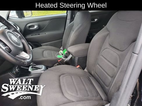 Used 2019 Jeep Renegade Latitude w/ Cold Weather Group image 13