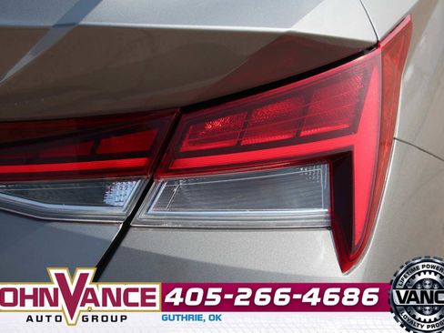 Used 2024 Hyundai Elantra Limited image 9