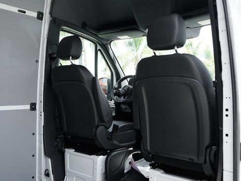 Used 2024 Mercedes-Benz Sprinter 2500 w/ Acoustic Package image 13