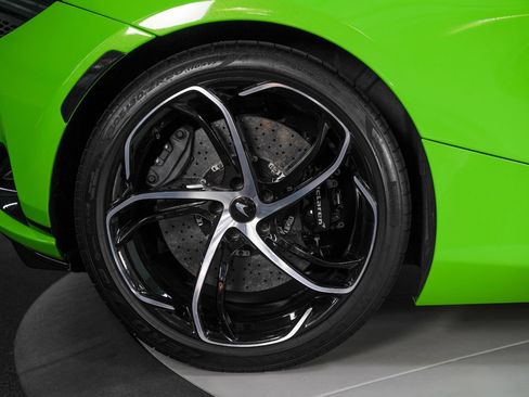 Used 2024 McLaren 750S Spider RWD image 25