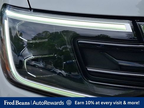 Certified 2025 Volkswagen Atlas Cross Sport SEL Premium R-Line AWD/4WD image 13