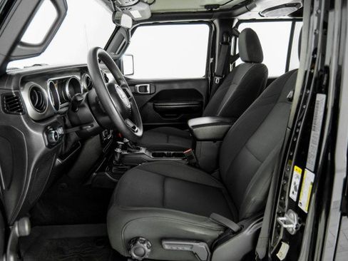 Used 2018 Jeep Wrangler Unlimited Sport image 28