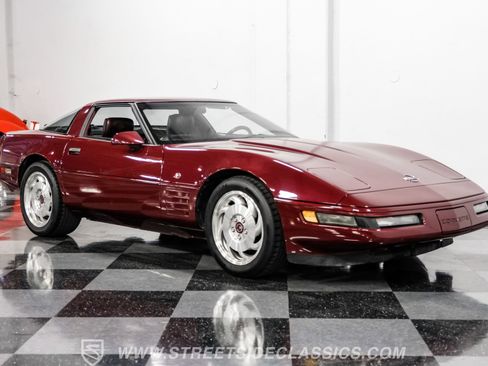 Used 1993 Chevrolet Corvette Coupe image 14