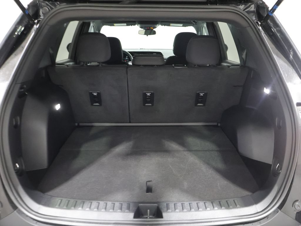 Used 2025 GMC Terrain Elevation AWD/4WD image 4