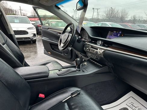 Used 2015 Lexus ES 350 w/ Luxury Package FWD image 29