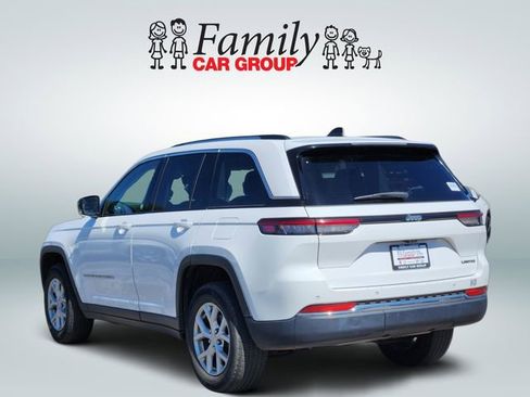 Used 2023 Jeep Grand Cherokee Limited image 3