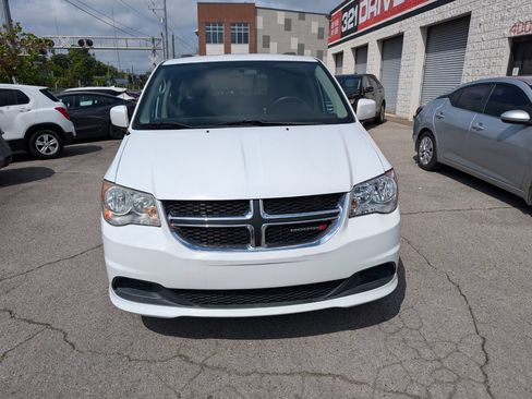 Used 2016 Dodge Grand Caravan SXT FWD image 4