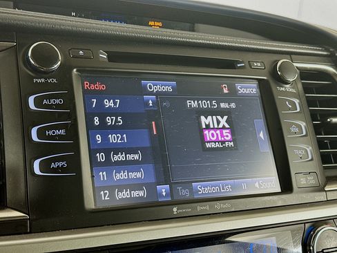 Used 2016 Toyota Highlander XLE AWD/4WD image 21