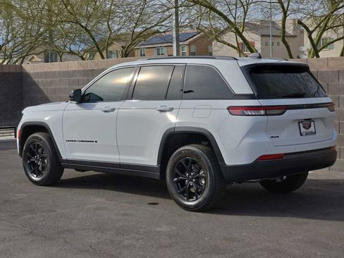New 2026 Jeep Grand Cherokee Altitude AWD/4WD image 11