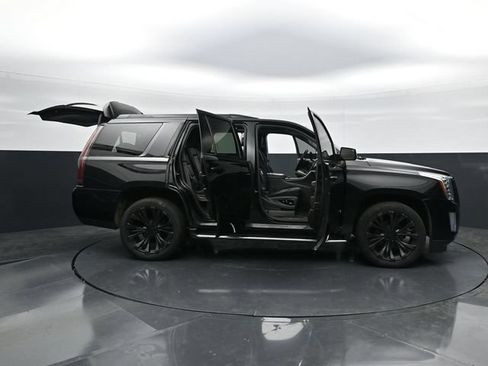 Used 2015 Cadillac Escalade Luxury AWD/4WD image 37