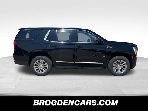 New 2026 GMC Yukon Denali w/ LPO, Floor Liner Package AWD/4WD image 2