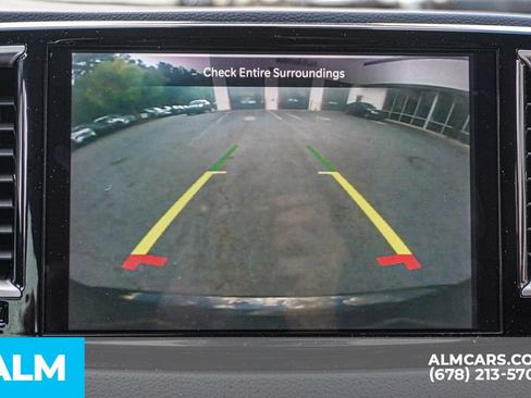 Used 2023 Chrysler Pacifica Touring-L FWD image 43