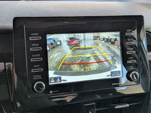 Used 2022 Toyota Camry SE w/ Cold Weather Package image 28