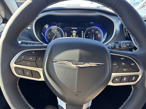 New 2026 Chrysler Pacifica Select image 27