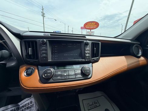 Used 2016 Toyota RAV4 Limited FWD image 19