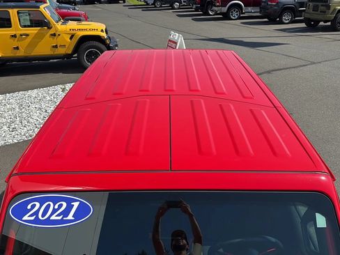 Used 2021 Jeep Wrangler Unlimited Sahara w/ Uconnect 4C Nav & Sound Group AWD/4WD image 33