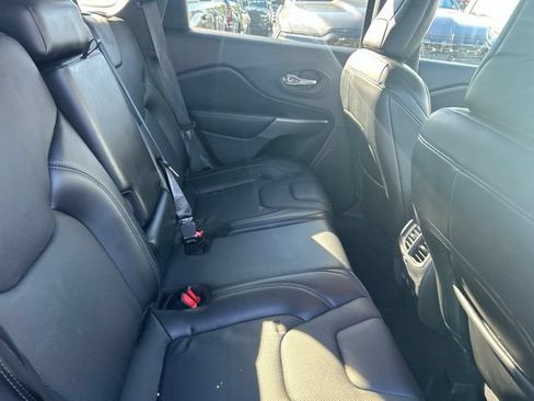 Used 2021 Jeep Cherokee Latitude Lux w/ Comfort/Convenience Group AWD/4WD image 8