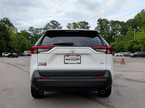 Used 2023 Toyota RAV4 LE FWD image 5