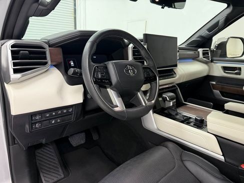 Used 2024 Toyota Sequoia Capstone image 9