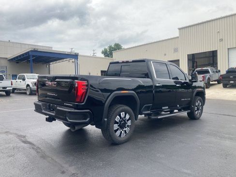 Used 2024 GMC Sierra 3500 Denali AWD/4WD image 17