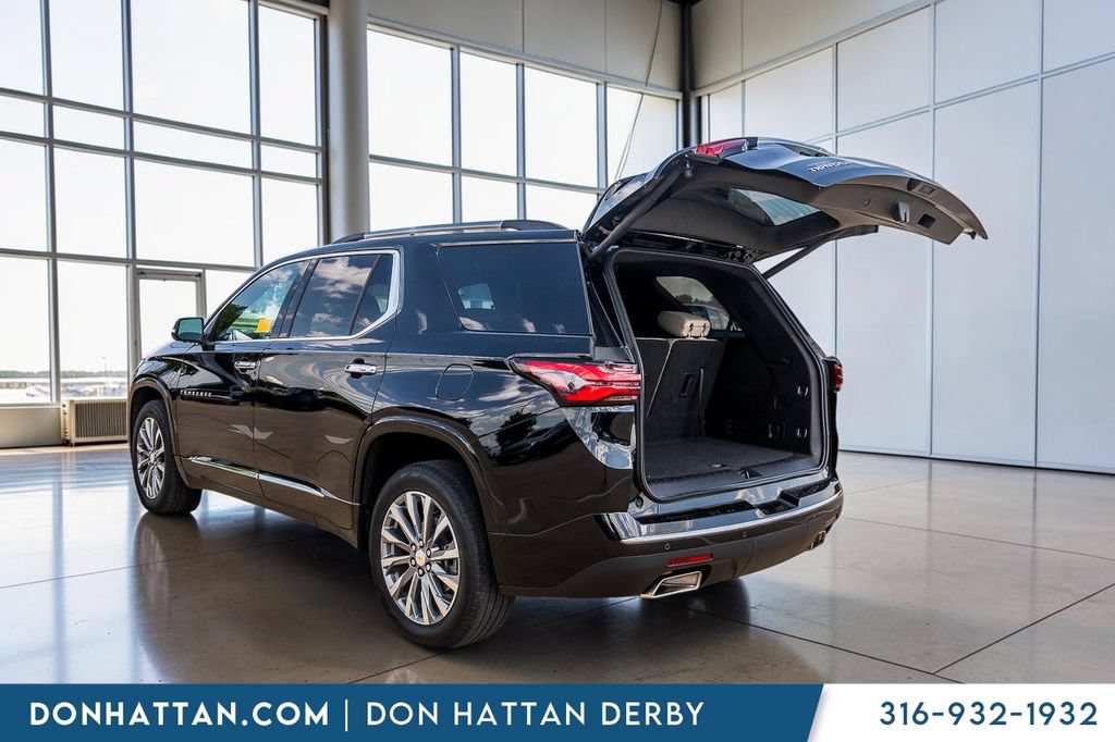 Used 2023 Chevrolet Traverse Premier FWD image 32