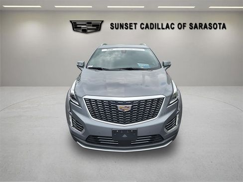 Used 2022 Cadillac XT5 Premium Luxury w/ Technology Package AWD/4WD image 2