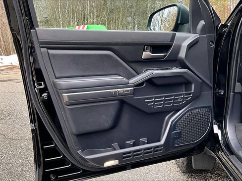 Used 2024 Toyota Tacoma TRD Off-Road w/ TRD Off Road Premium Package image 21