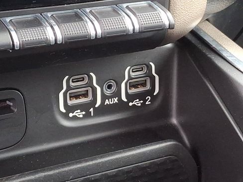 Used 2019 RAM 1500 Laramie image 26