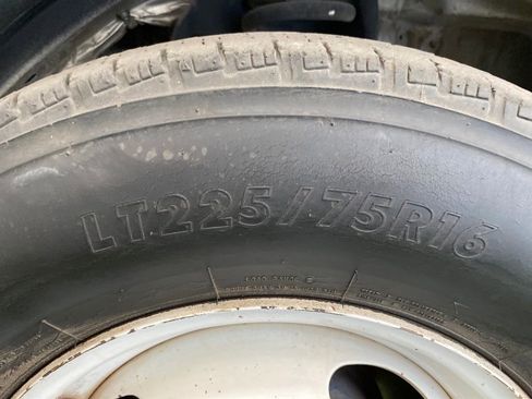 Used 2012 Ford E-450 and Econoline 450 Super Duty w/ Shuttle Bus Prep Pkg image 31