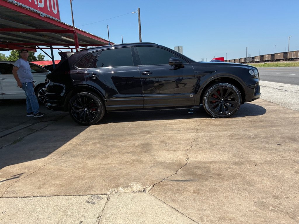 Used 2021 Bentley Bentayga AWD/4WD image 31