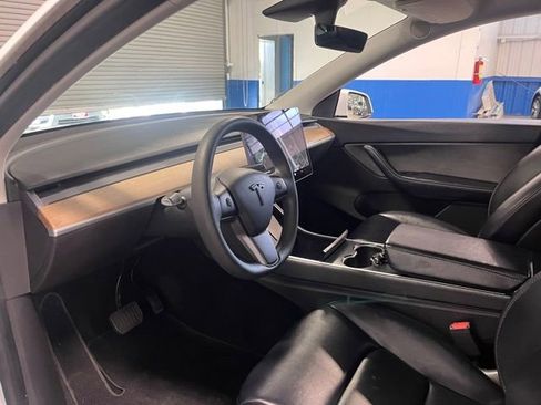 Used 2021 Tesla Model Y 2WD image 22