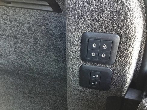 Used 2018 Land Rover Range Rover HSE image 27